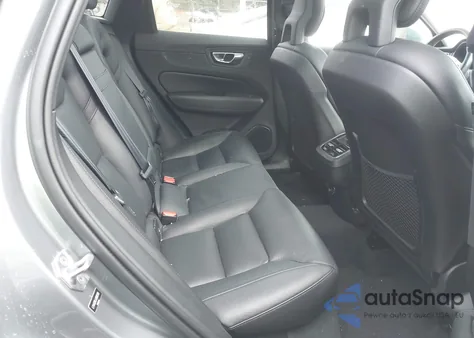 2018 Volvo Xc60 T6 Inscription z USA, uszkodzony, nr VIN LYVA22RLXJB083190